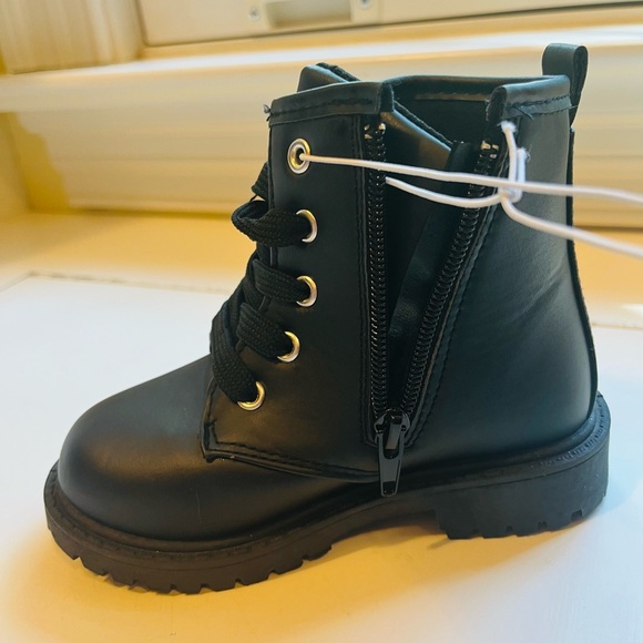 Toddler Girls Boots Black NWT size 6 - Picture 4 of 4